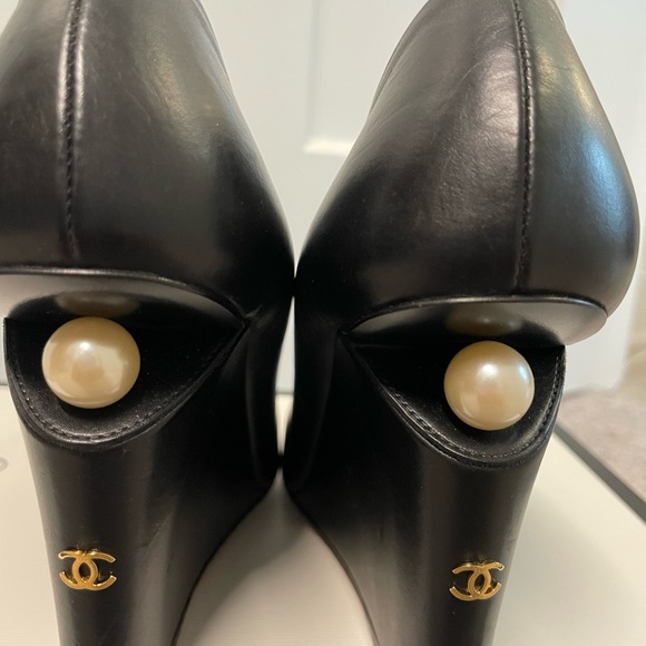 Chanel Calfskin Pearl Wedges - Picture 7 of 7